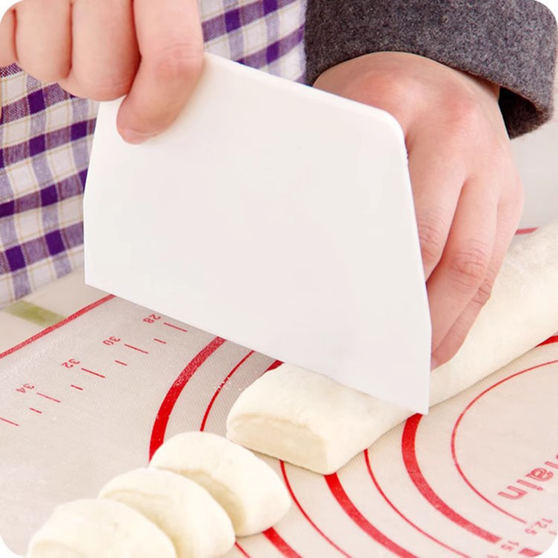 Dough Scraper Curved - Espátula creme curvo para pastelaria, 1