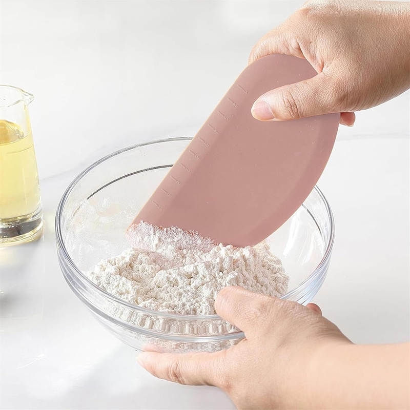 Raspador de Silicone Flexível  - Dough Scraper Curved avaliação e preço
